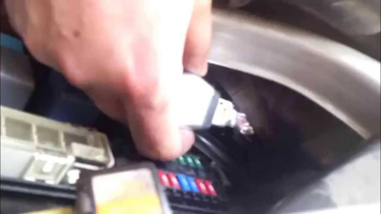 Как поменять лампочку приус 20