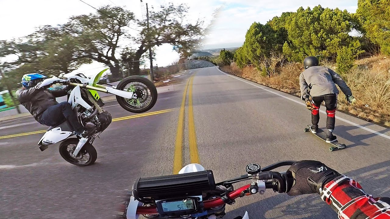 SUPERMOTO vs LONGBOARDER!