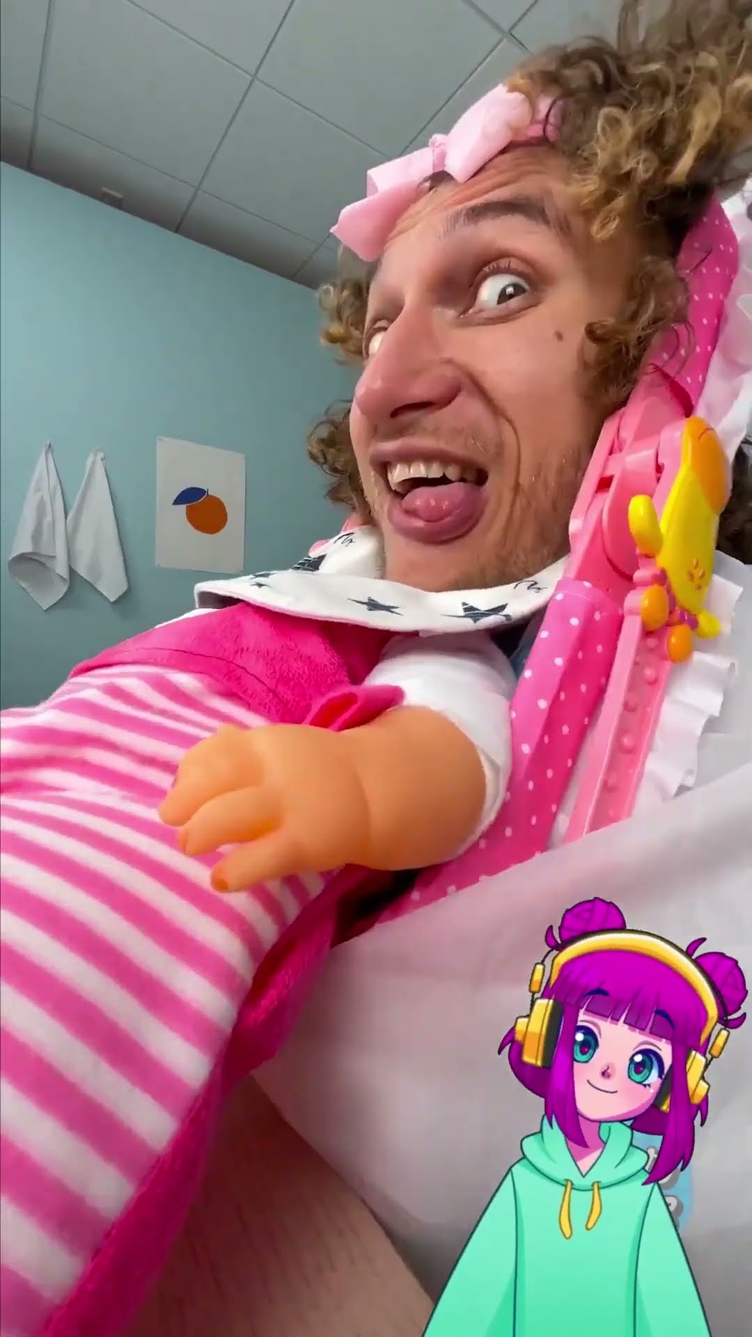 Mom VS Сockroach? ?#prank #fun