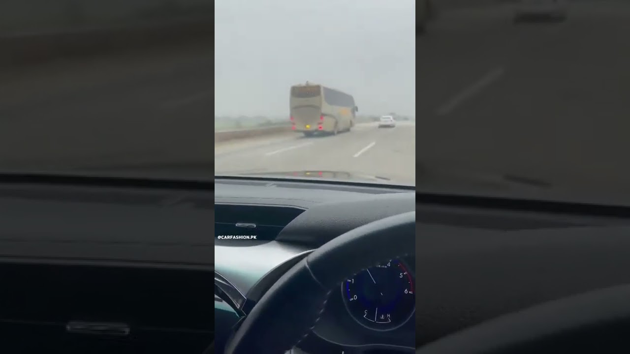 Bus Driving at 160 Km/h Recklessly on Motorway