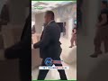 Señalan al alcalde Fernando Flores por presuntamente ingresar acompañado de escoltas armados
