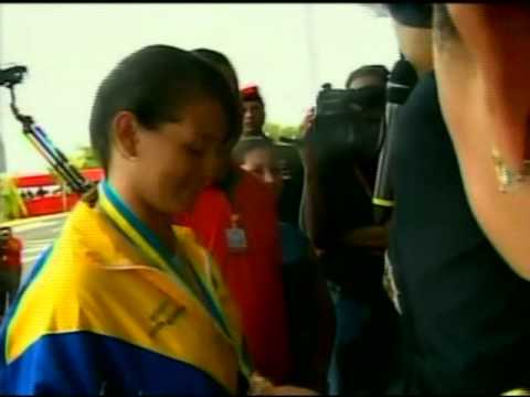 Nicolás Maduro condecora a Robeilys Peinado logro en salto con garrocha
