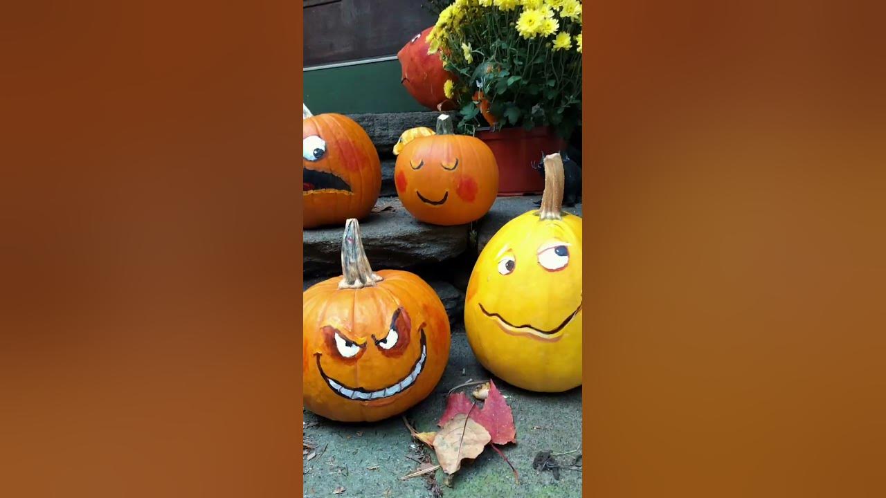 Painting pumpkins during #SpookySeason 🎃🎨 #halloween #halloweencrafts #pumpkin #pumpkins