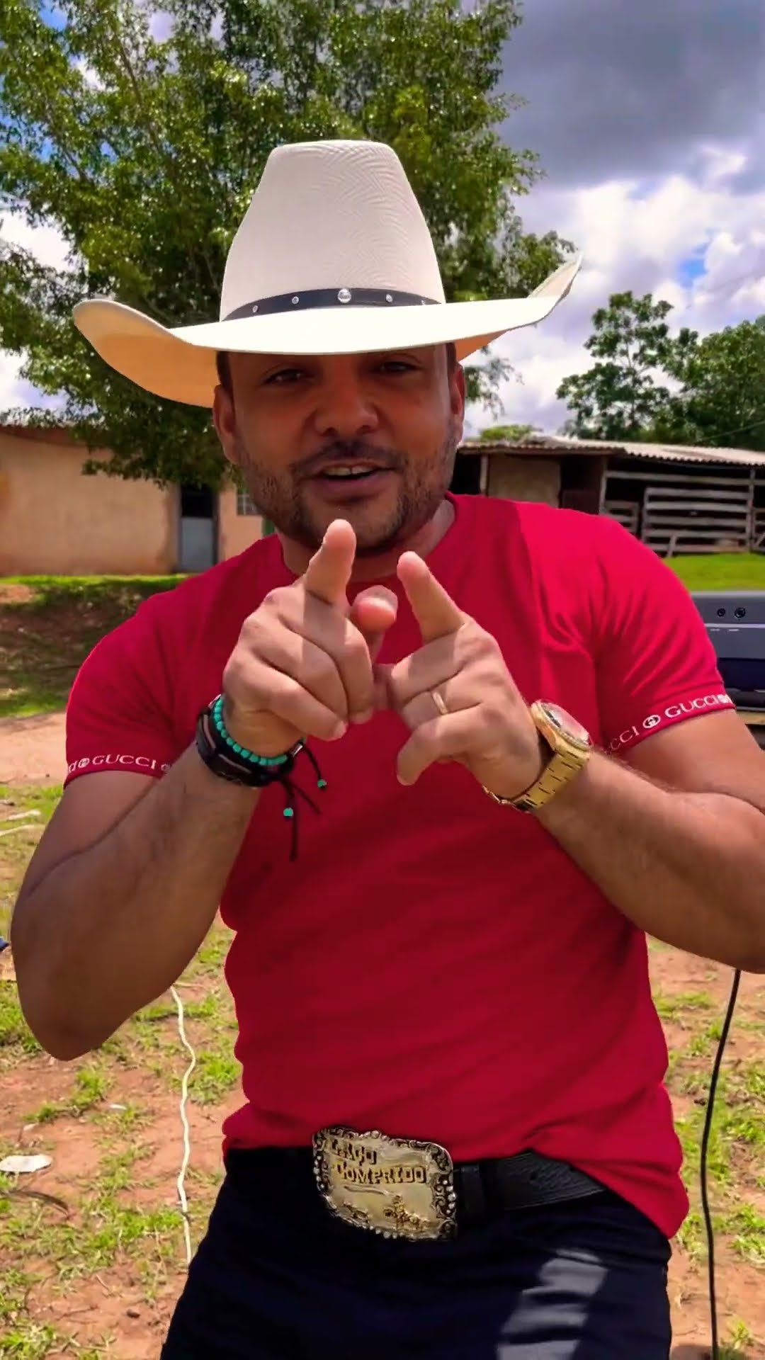 A mulherada já chegou pra dançar quem gostar comenta #boanoiteee #leãozinho #musica