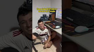 Eu pago de marrento nos bailes, mas em casa é só assim! 😂 #shorts #humor