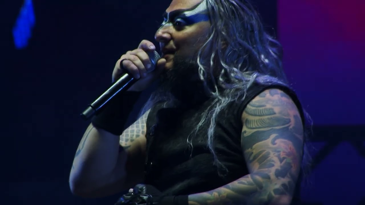 28 HAYKO CEPKİN - ÖLÜYORUM (STADYUM SHOW)