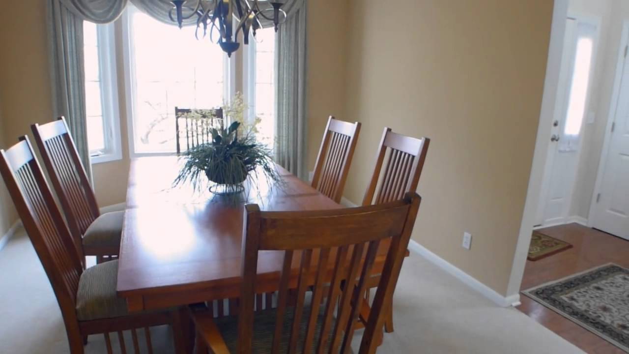 Grand Ledge MI Real Estate ~ Gorgeous, like new home!