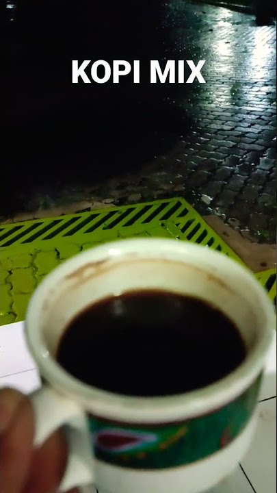 Sekental apa ngopimu saat malam hujan guys,kopi mix hitam kental#shorts