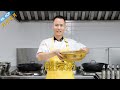 厨师长教你：“酸辣汤”的家常做法，鲜香暖胃，增加食欲助消化