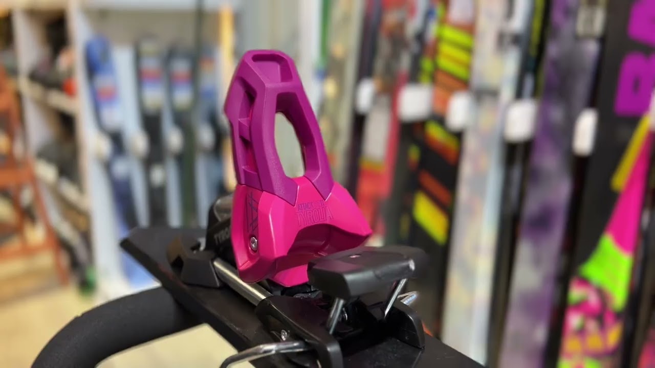 軽さと低スタンドハイトが魅力のスタンダードなフリースキー