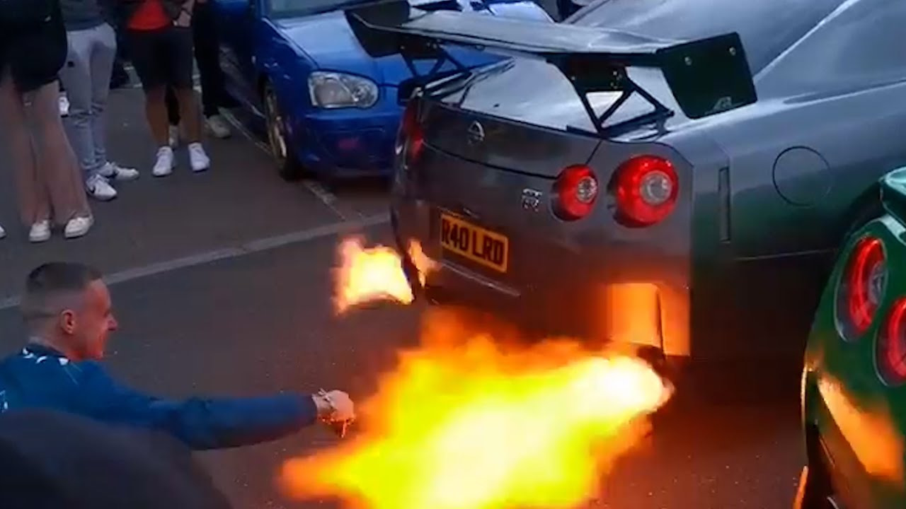 Nissan Skyline GTR R35 EXHAUST FLAMES - Glasgow Cruise / Car Meet