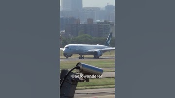 CATHAY PACIFIC A350-900 landing at Taipei Airport #shorts #aviation #a350 #taipei #plane #landing