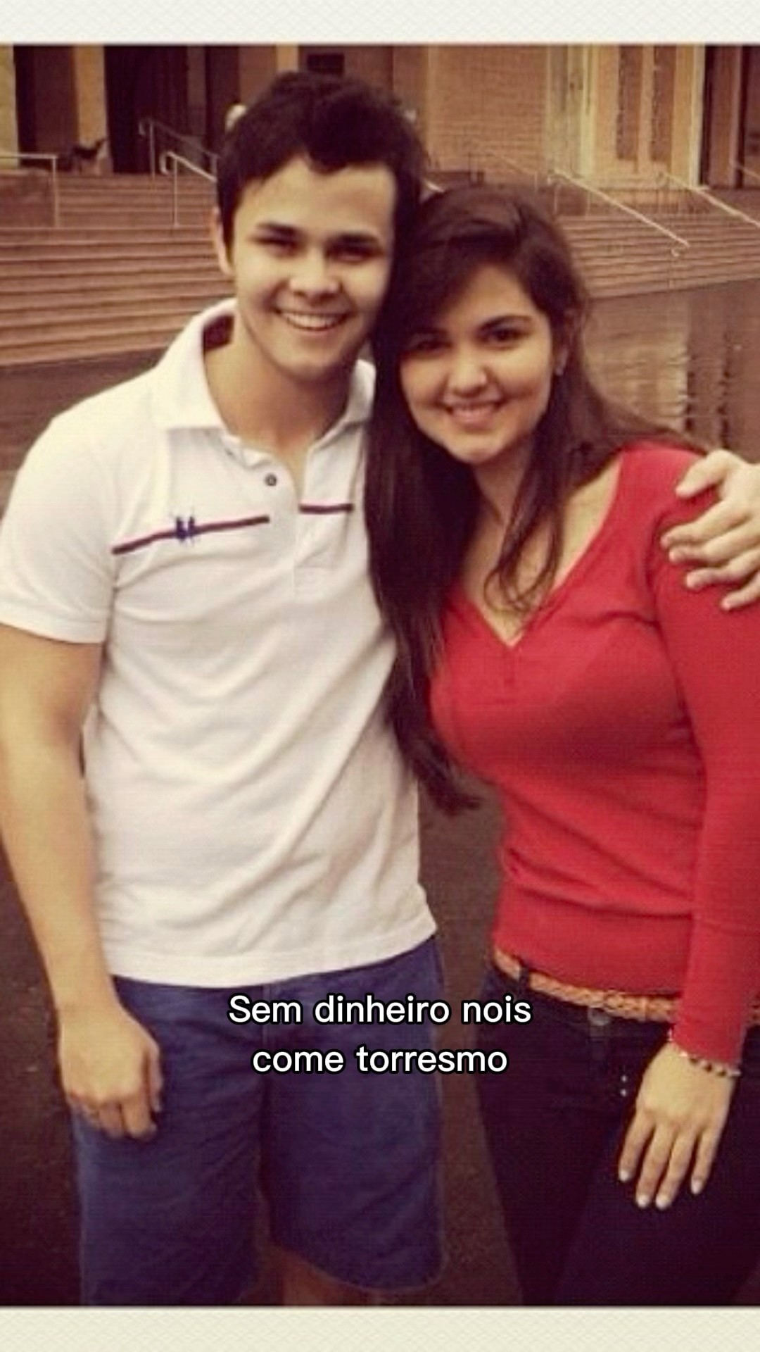 Ela não solta minha mão, não me deixa sozinho! ? Faltam só 2 dias para o lançamento de Me Ama Mesmo