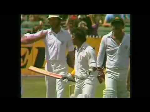 infamous gavaskar vs lillee incident.sunny walks off!