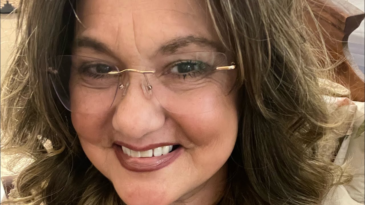 New wig review! Reeves by Estetica  color ToffeeLatte! 