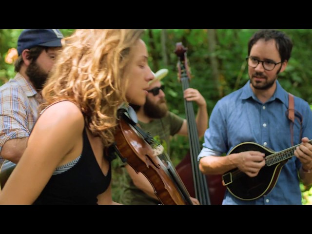 Mandolin Orange - Gospel Shoes - On the Farm Sessions @Pickathon 2017 S05E01 class=