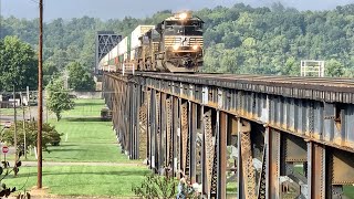 HUGE Railroad Bridge Over Ohio River, Train Coming Straight At Me Off Bridge!  8 Locomotives Train!