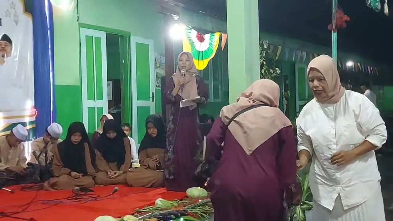 Sorotan 12.00 - 17.00KH.HUSNUL MUZER & Hadrah Hubbun Nabi pada Milad ke-59 MI.Desa Madigondo Magetan