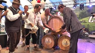 Parada Oktoberfest Si Darea Cepului Primului Butoi Cu Bere - Brasov 2014