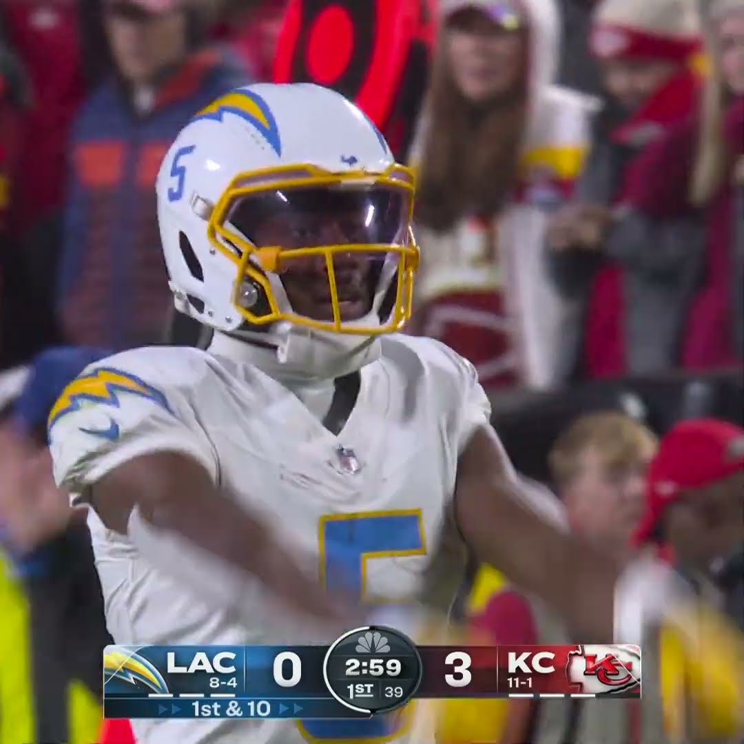 Josh Palmer catches for a 38-yard Gain vs. Kansas City Chiefs