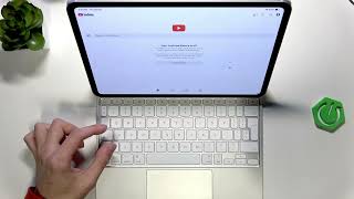 APPLE iPad 11th Gen – Switch Between Apps with Magic Keyboard