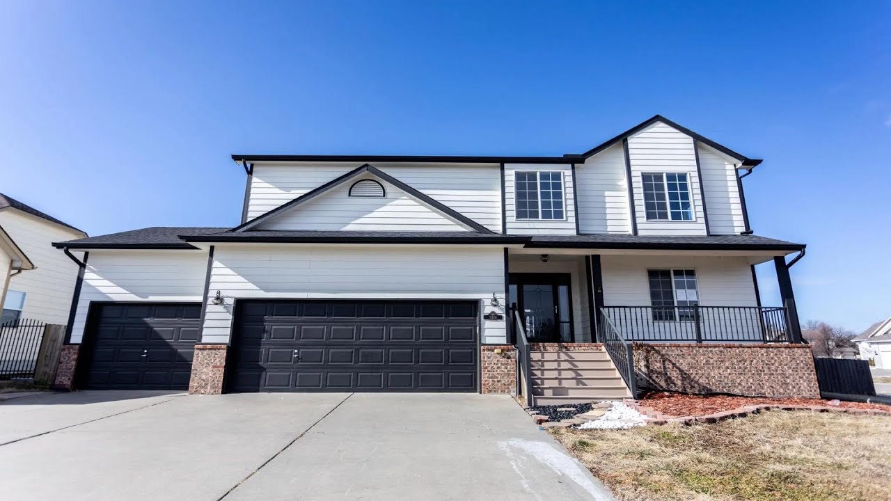 NEW LISTING: 2301 S Stoneybrook St Wichita KS 67207