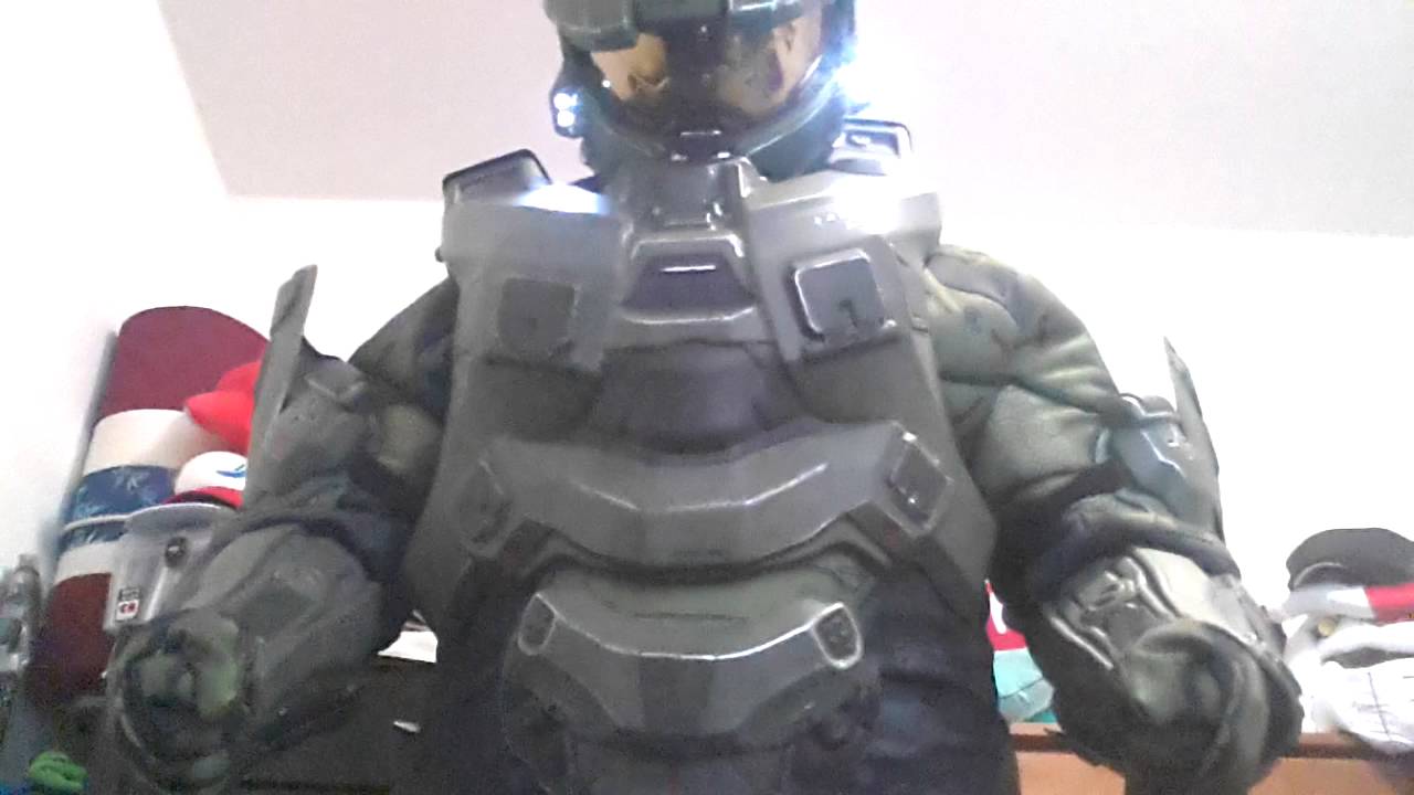 Halo Ultra Prestige Master Chief Adult Costume Part 2 - YouTube