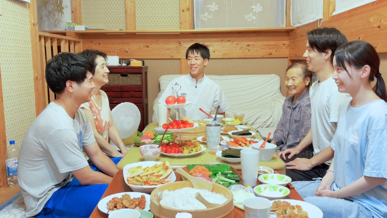 🇯🇵 A Birthday Cake Made of Tomatoes! A Heartwarming Family Celebration | Vlog