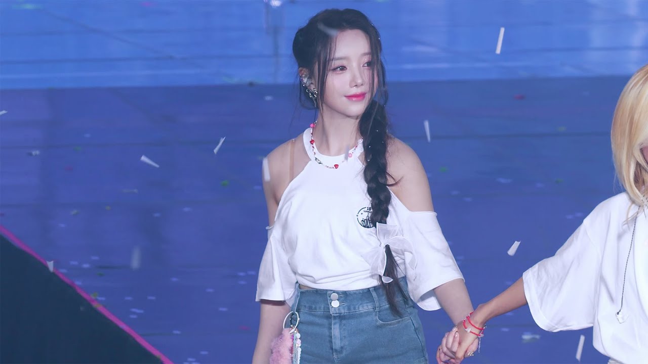 [4K60P] 241117 러블리즈 케이 LOVELYZ Kei - 엔딩 인사 직캠 @겨울나라의 러블리즈4