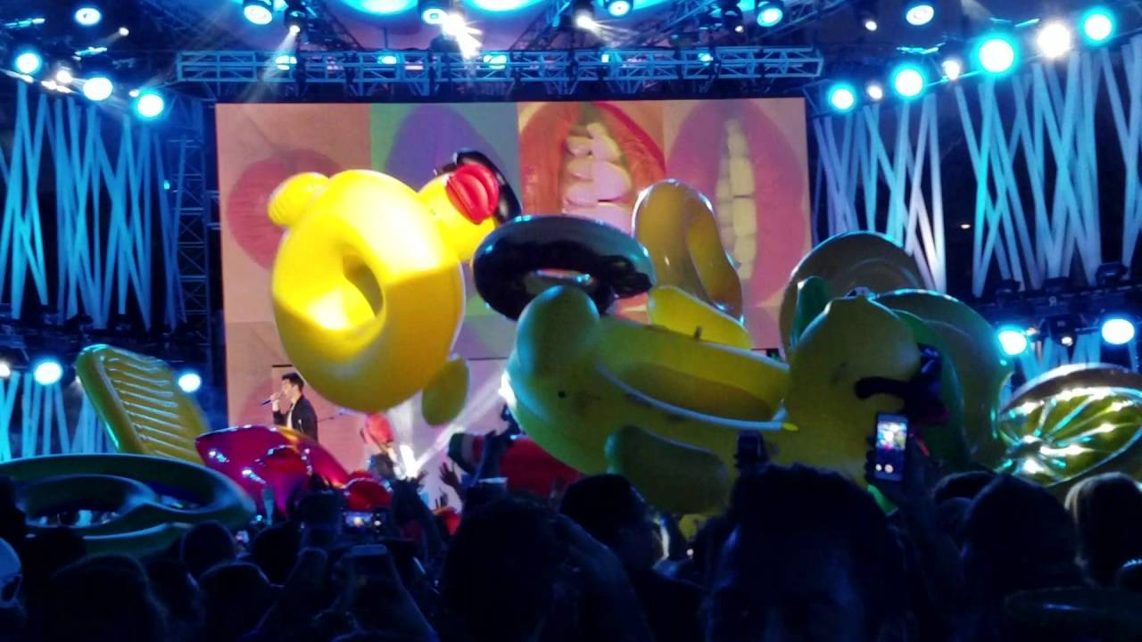 Cake by the Ocean live from the iHeartRadio Pool Party. YouTube