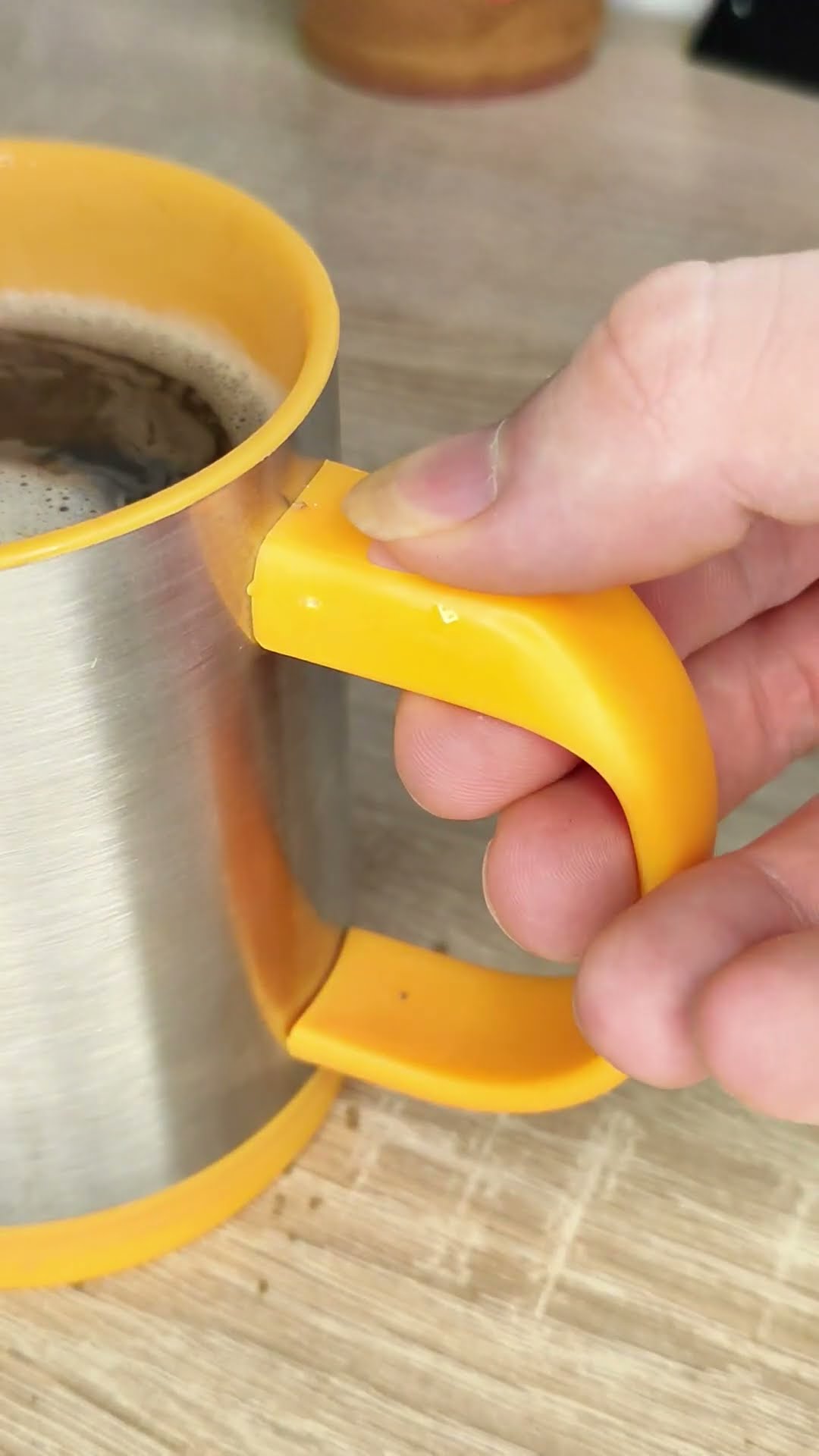 Product Link in Bio ( # 1924 ) 1️⃣ ?  @MaviGadgets Automatic Self-Stirring Insulated Smart Mug