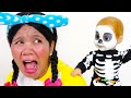 Skeleton Family Halloween Song for Kids