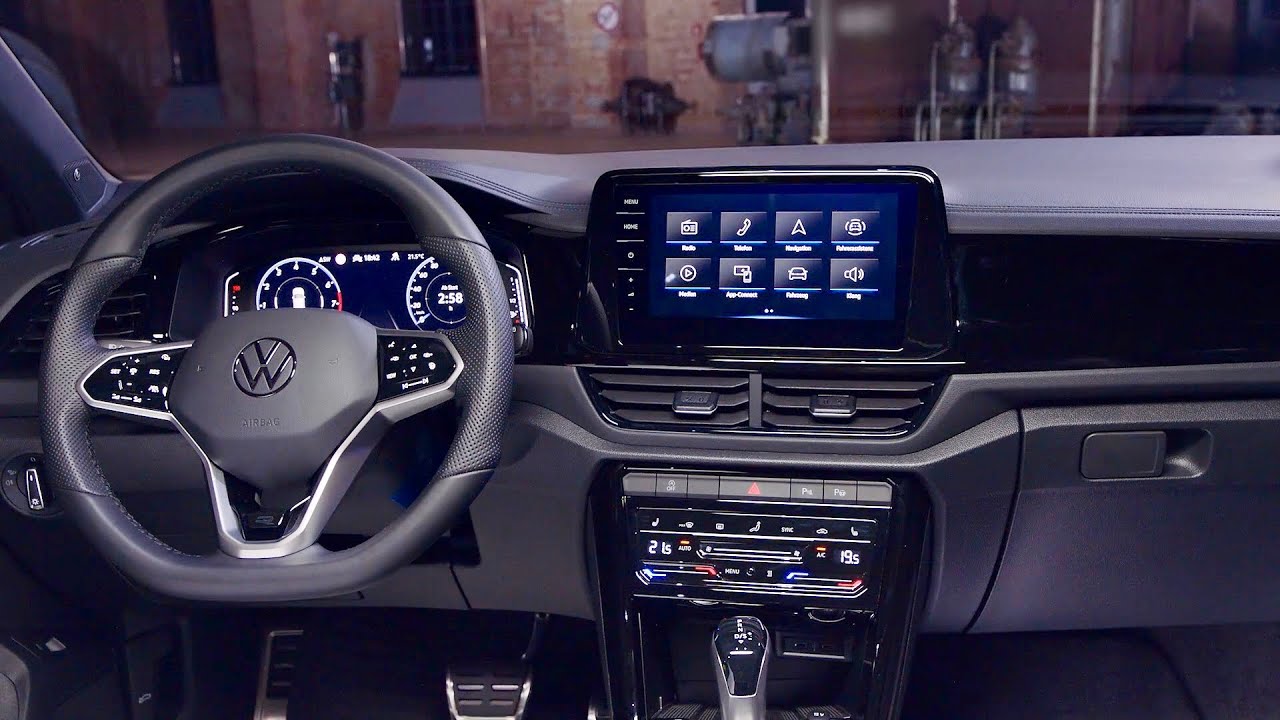 New VOLKSWAGEN TRoc 2022 Facelift detailed INTERIOR tour (digital
