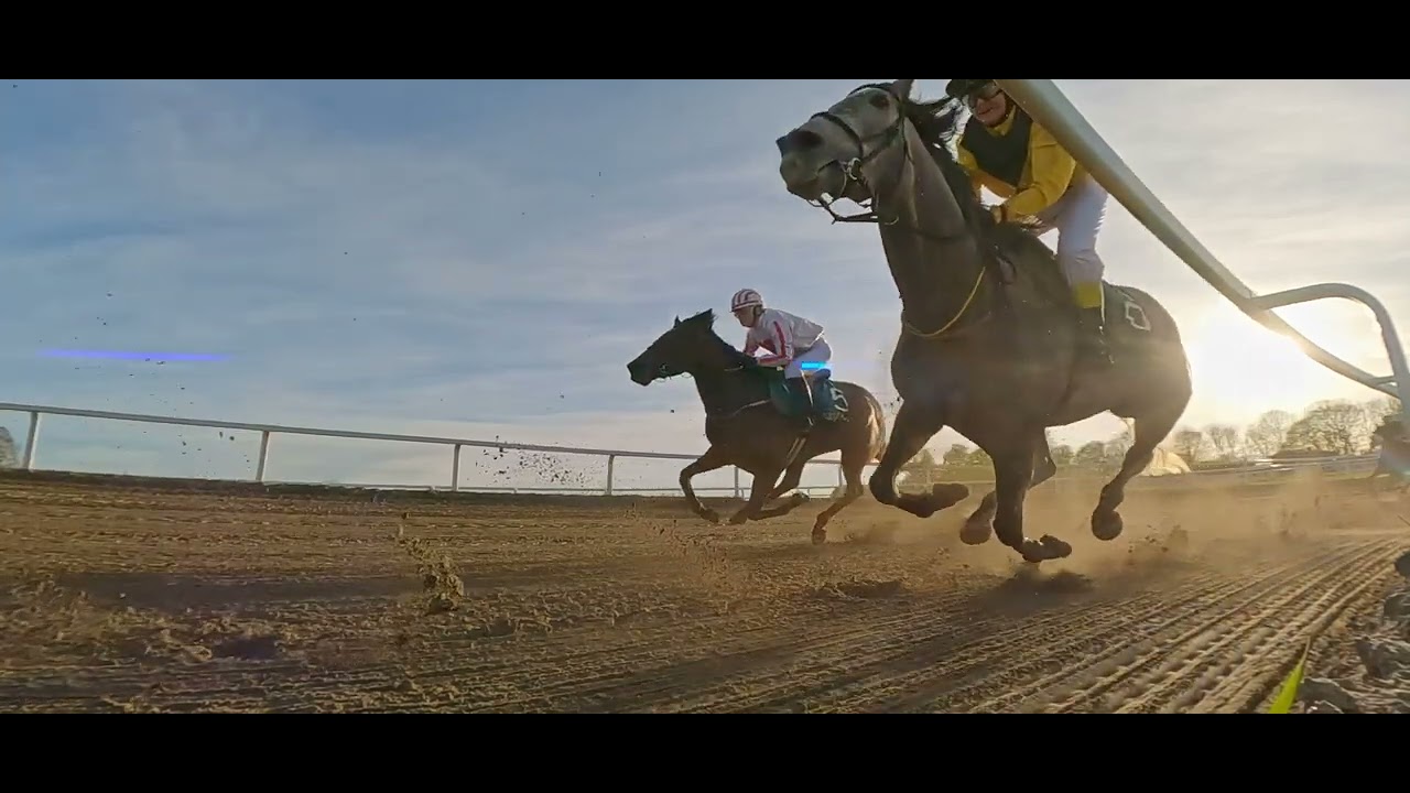 Øvrevoll Galopp løpsdag 05.05.2022. Løp #5 kl. 19:30, PA MINIBUSS CUP AMATØRLØP (1100dt)