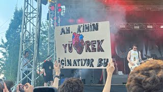 Konseri Önden Izlemek Için On Saat Güneşte Bekledik