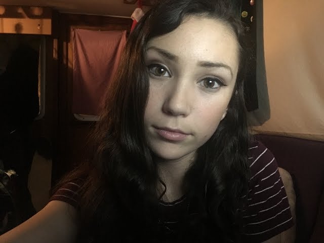 ASMR TAPPING, SCRATCHING AND WHISPERING | UNBOXING GIFTS
