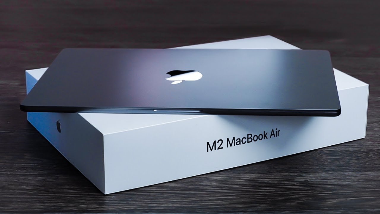 M2 MacBook Air 2022 一 First Look - YouTube