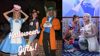 Hilarious Halloween GIFT reactions! Villains, Princesses and other friends at Disney World! Part 1