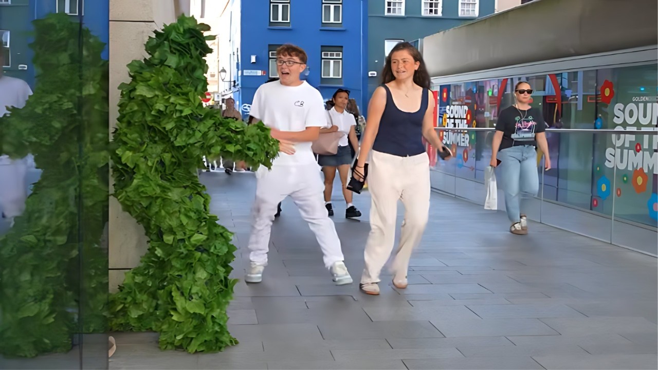 Best of Bushman Prank Compilation #542 😱 Crazy Reactions 🤣 Funny Reactions 😂 Bushman Scare Cam