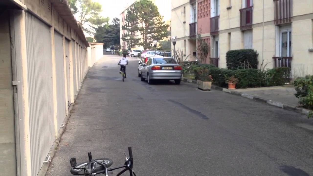 Ptite vidéo en vélo je vous en ferai en moto YouTube