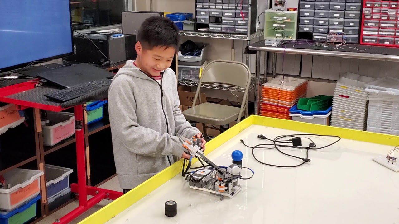 Joseph K : Robot Arm using NXT - YouTube