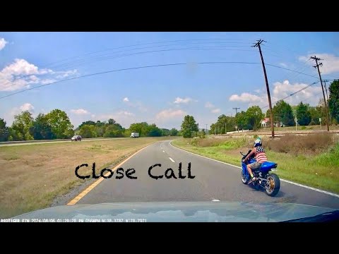 Close Call Between a Motorcycle and a Reckless Driver - YouTube