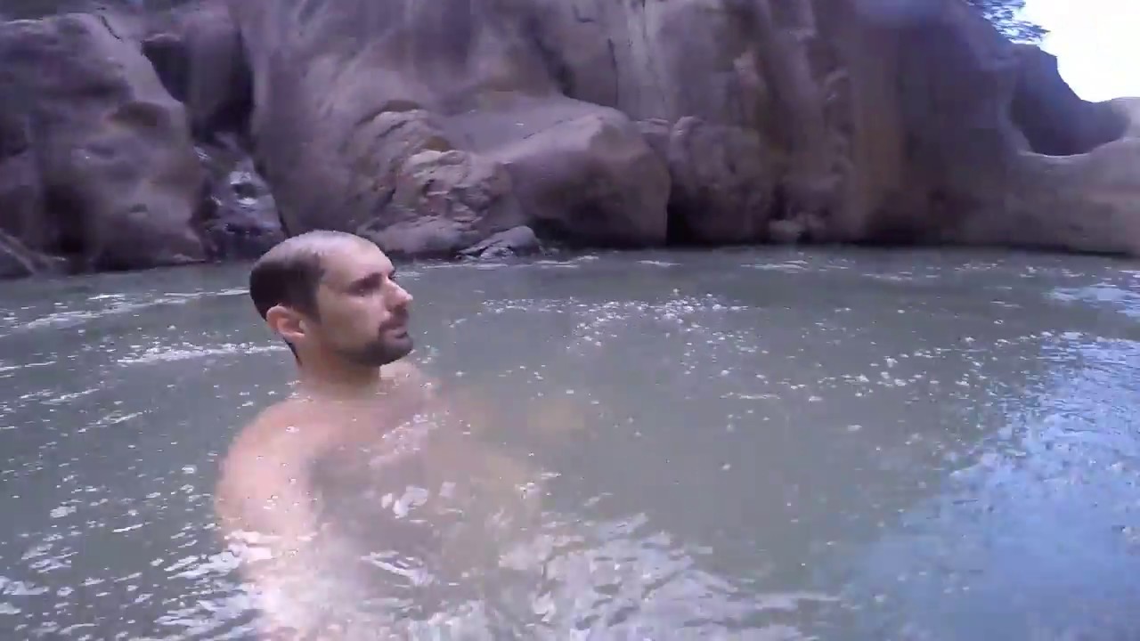 Прыжок на водопаде Ба Хо Вьетнам CliffJumping on Ba Ho Waterfalls Vietnam