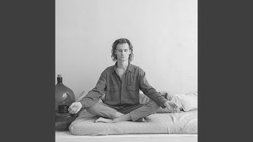 Cool Backdrops for Peak Tranquility