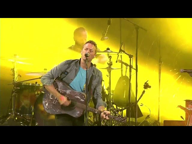 Coldplay - Yellow (Live in Madrid 2011) class=