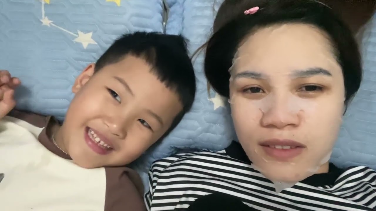 Em bé 5t học toán