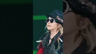 L'Arc-en-Ciel Round and Round❶