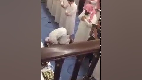 تلاوة خاشعة للشيخ ناصر القطامي لم يتحملها الجني داخل المسجد