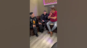 عمر كمال يفاجئ حسن شاكوش بعد غناؤه أقسم بالله صوتك أجمد من أصالة 