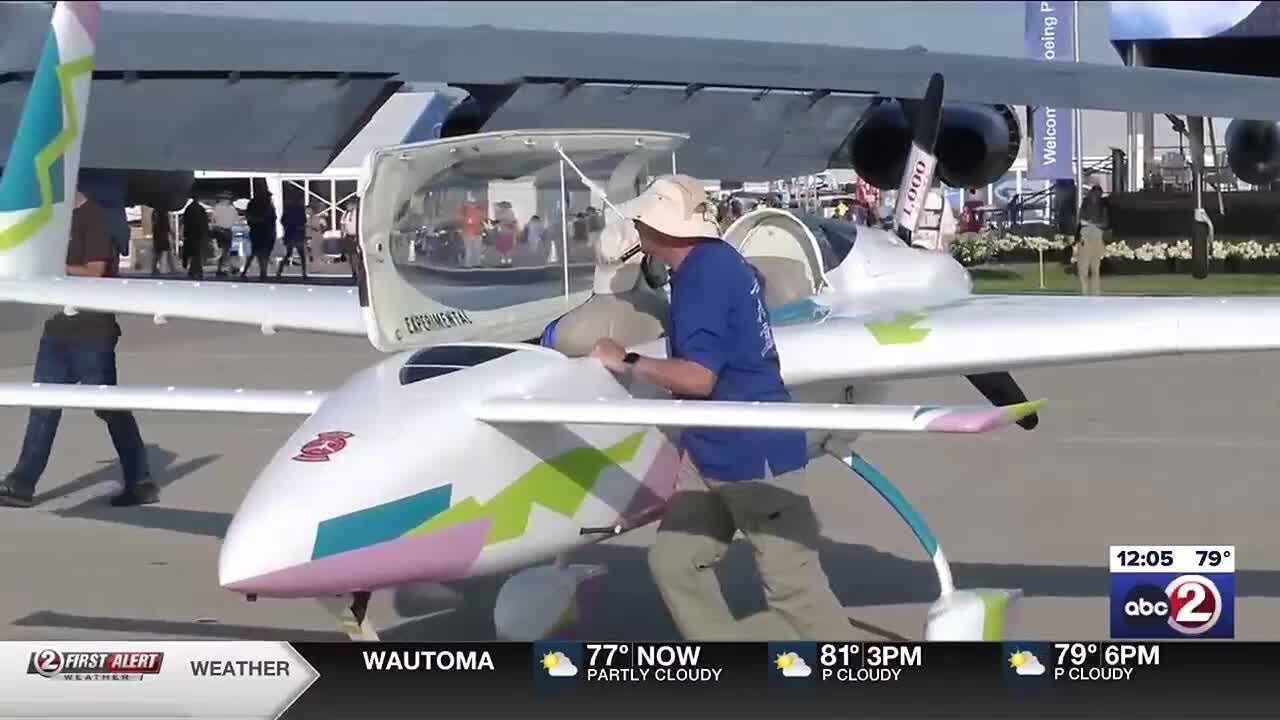 Burt Rutan-designed planes featured at EAA AirVenture - YouTube